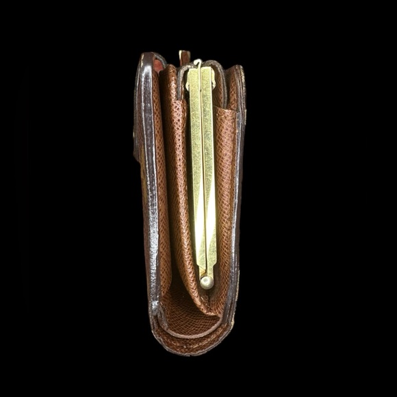 LOUIE VUITTON Vintage Monogram Kiss Lock Wallet. - Picture 7 of 9